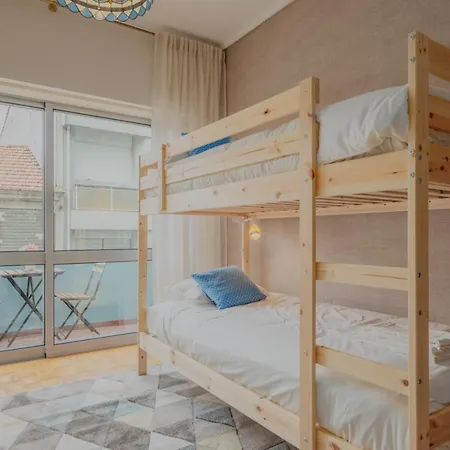 Sunny And Spacious House, 4bd 3bath Downtown