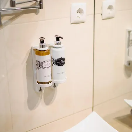 Sunny And Spacious House, 4bd 3bath Downtown Daire *