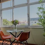 Sunny And Spacious House, 4bd 3bath Downtown شقة