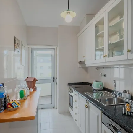 Apartamento Sunny And Spacious House, 4bd 3bath Downtown *