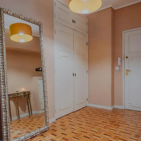 Sunny And Spacious House, 4bd 3bath Downtown アパート