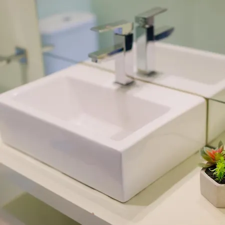 Sunny And Spacious House, 4bd 3bath Downtown アパート