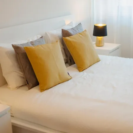 Sunny And Spacious House, 4bd 3bath Downtown ポルト