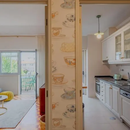 Sunny And Spacious House, 4bd 3bath Downtown