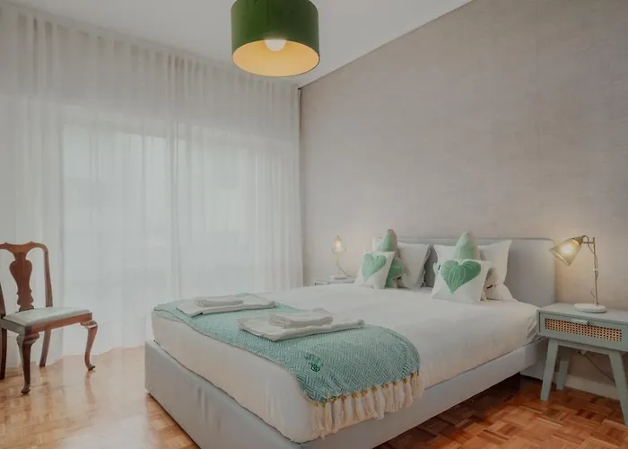 公寓 Sunny And Spacious House, 4bd 3bath Downtown 波尔图