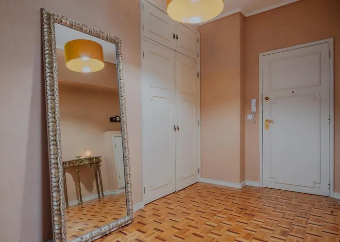 Sunny And Spacious House, 4bd 3bath Downtown شقة