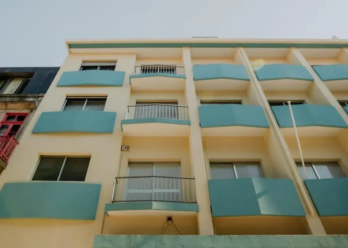 Sunny And Spacious House, 4bd 3bath Downtown