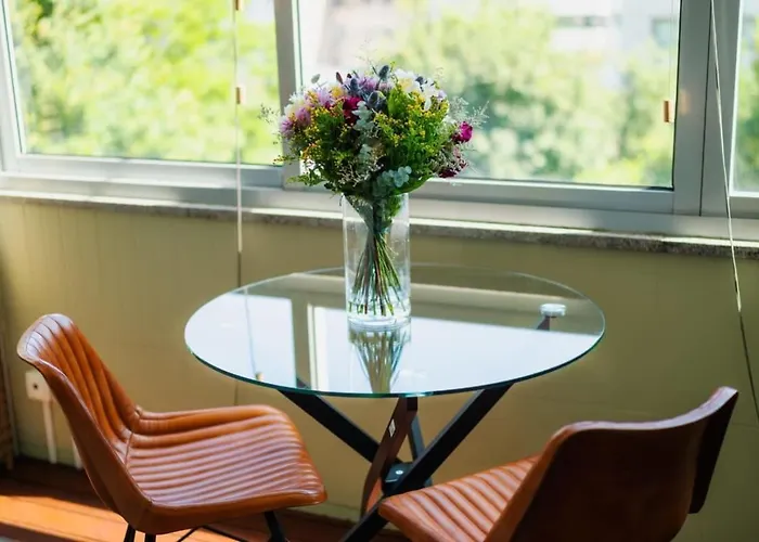 Sunny And Spacious House, 4bd 3bath Downtown