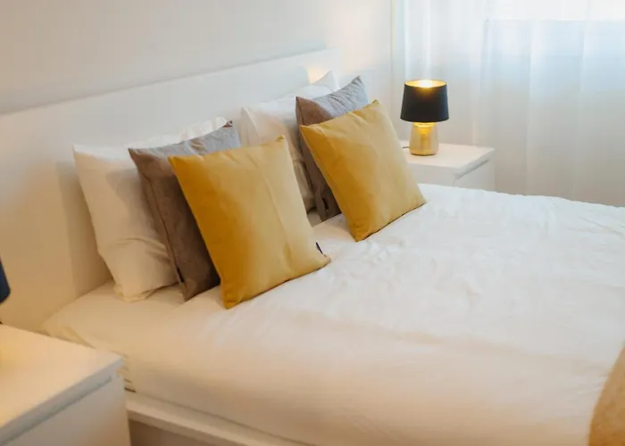 Sunny And Spacious House, 4bd 3bath Downtown 波尔图