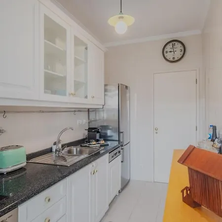 Sunny And Spacious House, 4bd 3bath Downtown Πόρτο