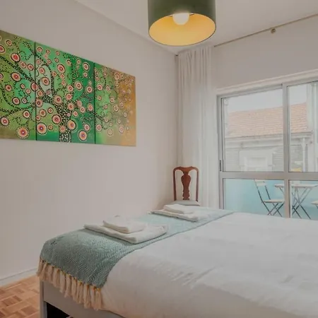 Sunny And Spacious House, 4bd 3bath Downtown Oporto